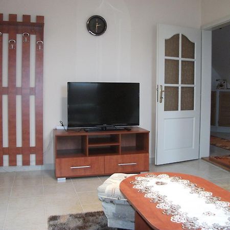 فندق Jobor Vendeghaz Győrújbarát المظهر الخارجي الصورة